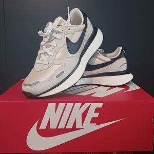 Womens nike Phoenix Waffle